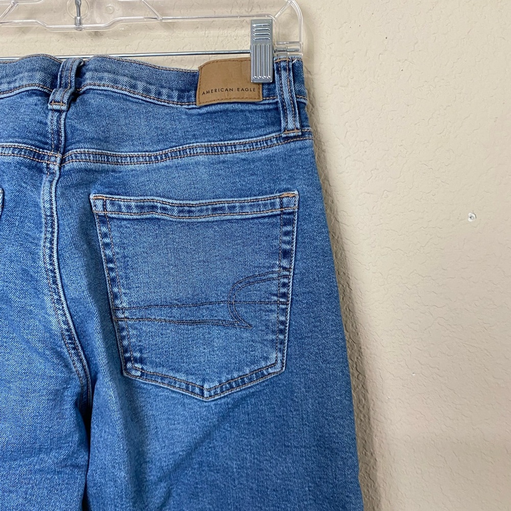 American Eagle 90’s Straight Medium Wash High Rise Relaxed Jeans Size 2 - Picture 9 of 14